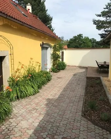Kamenny Malikov Nova Vcelnice